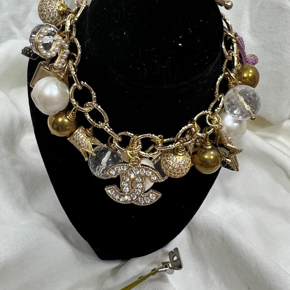 Charm Bracelet with Stylish and Designer Charms Plus Fresh Water Pearls, Amazing - Picture 3 of 11
